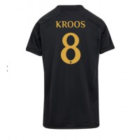 Camisa de Futebol Real Madrid Toni Kroos #8 Equipamento Alternativo Mulheres 2023-24 Manga Curta